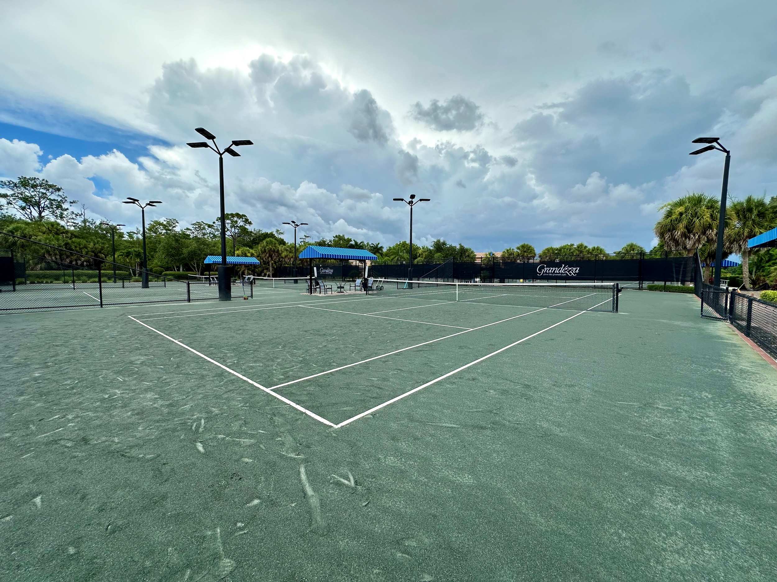 Grandezza Country Club Tennis Courts