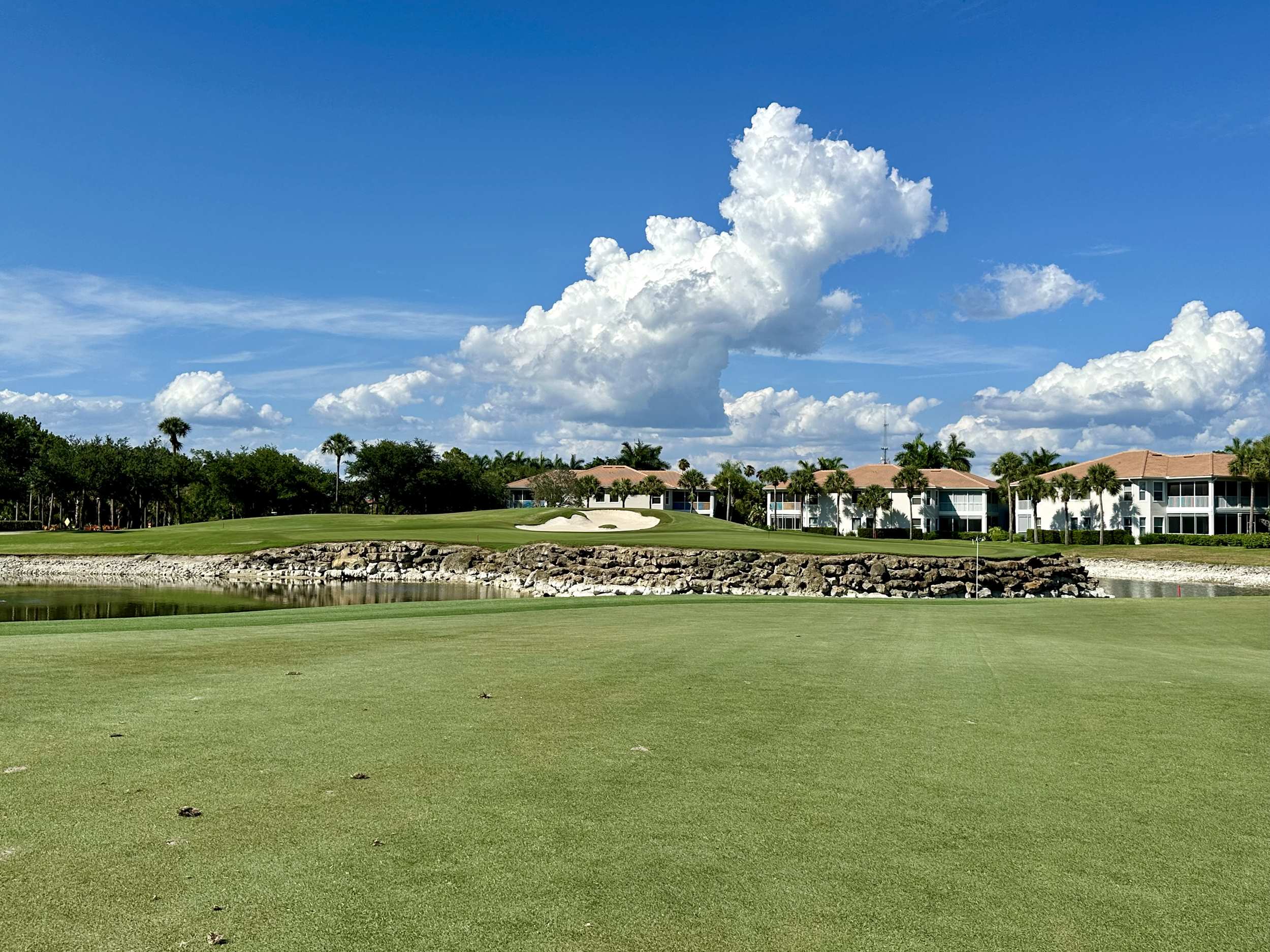 Naples Lakes Country Club