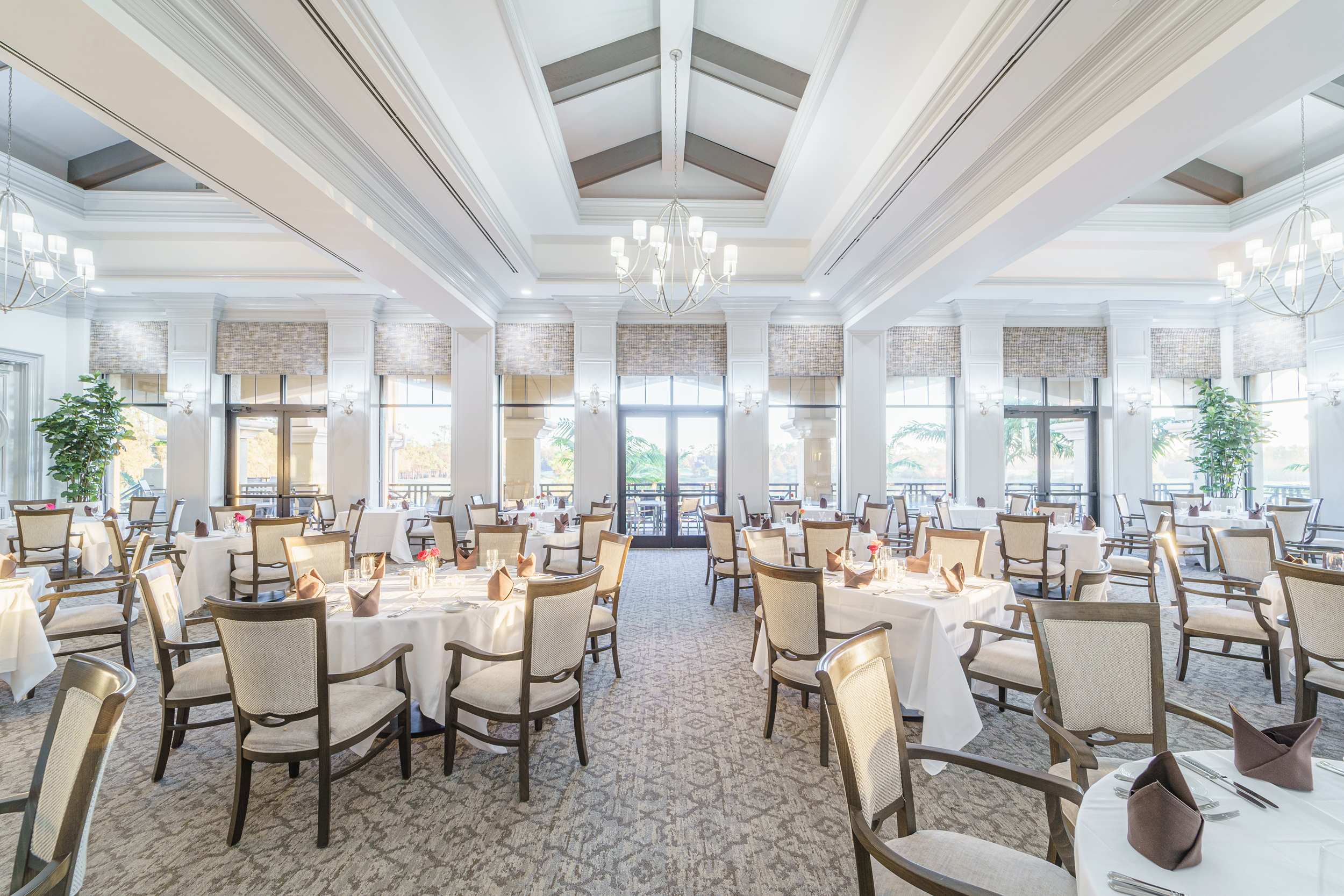 naples country club dining