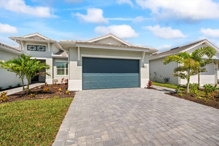 Azure Villa Just Listed Naples Golf Homes Naples Golf Guy