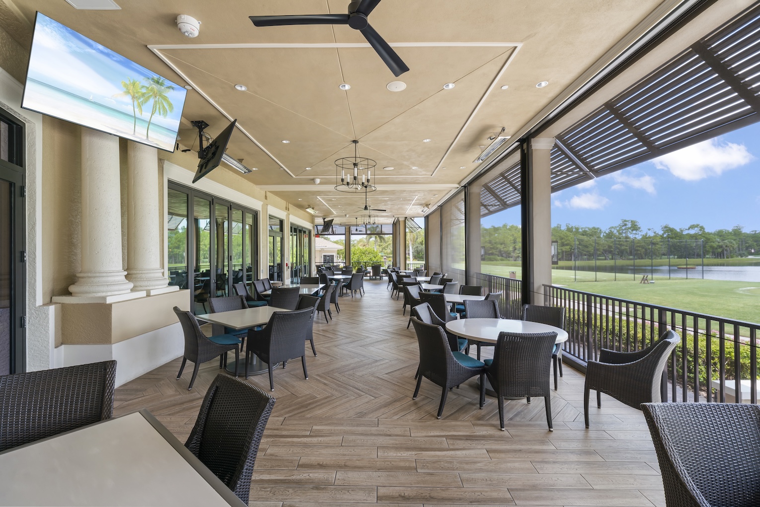 Country Club outdoor dining