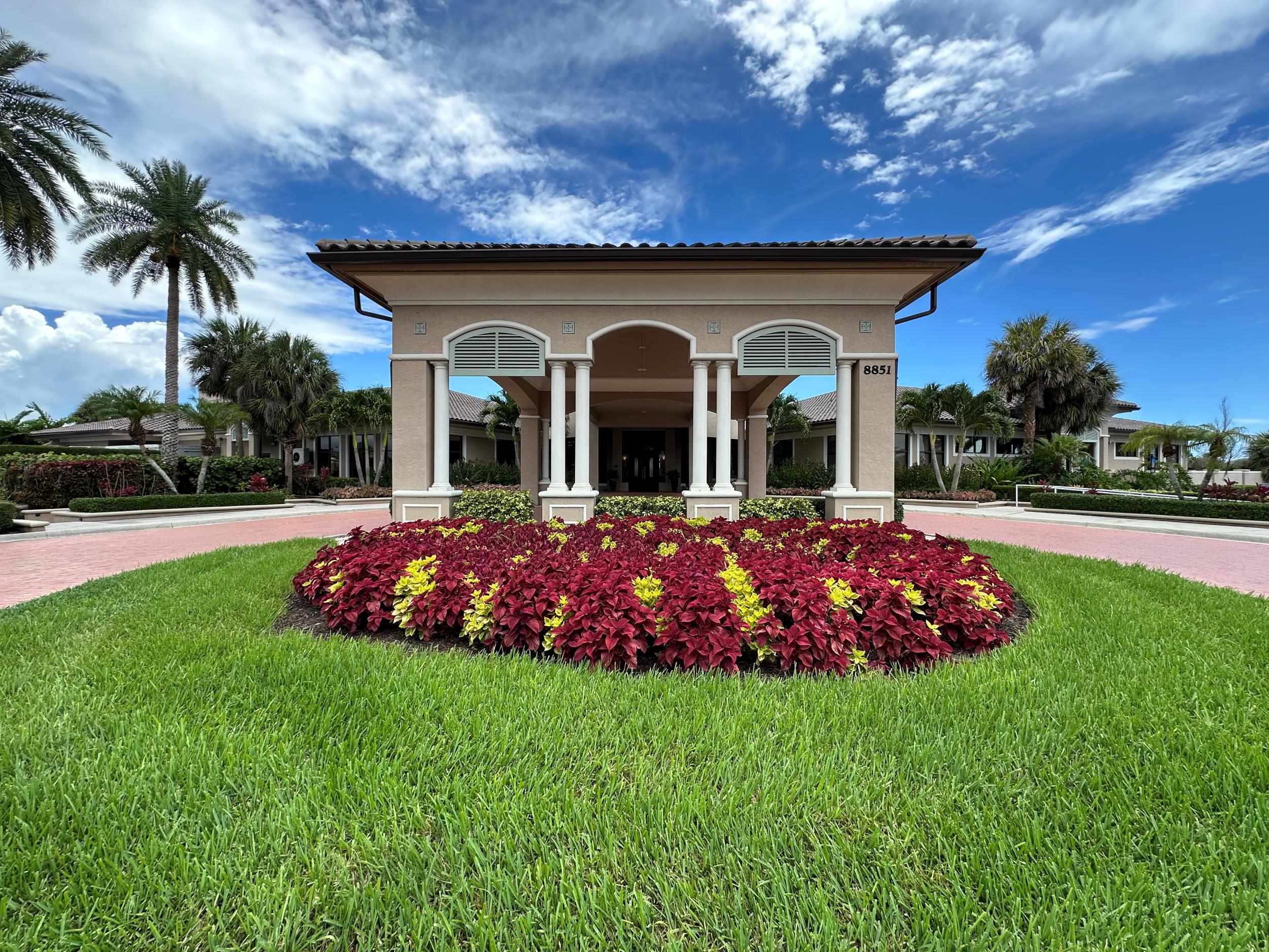 Crown Colony Country Club Clubhouse