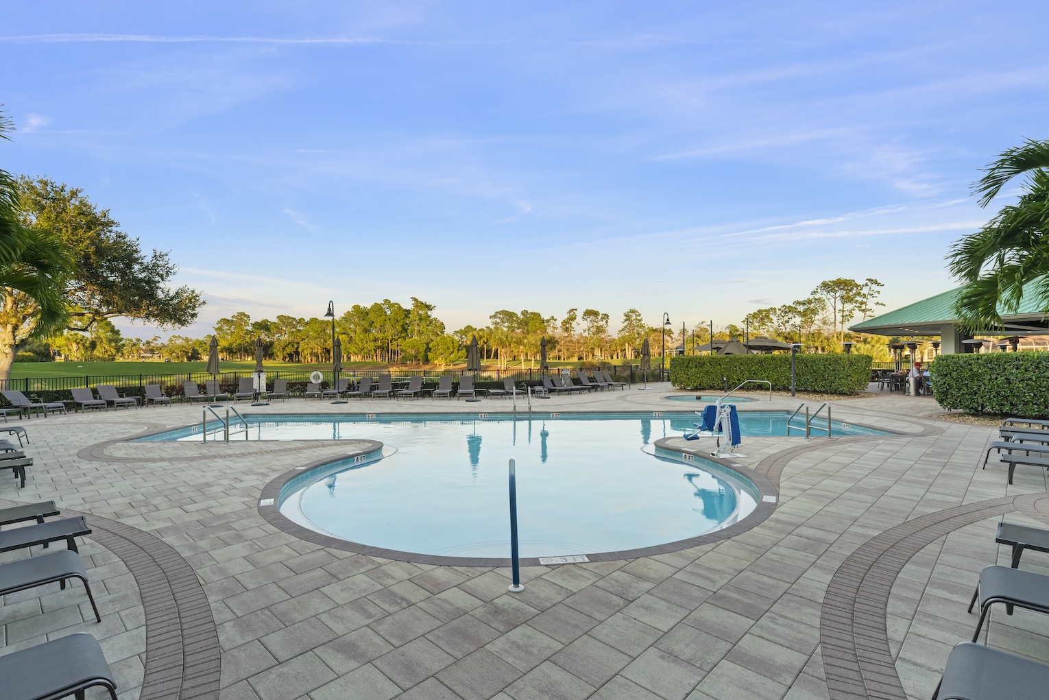 Forest Glen Community Pool