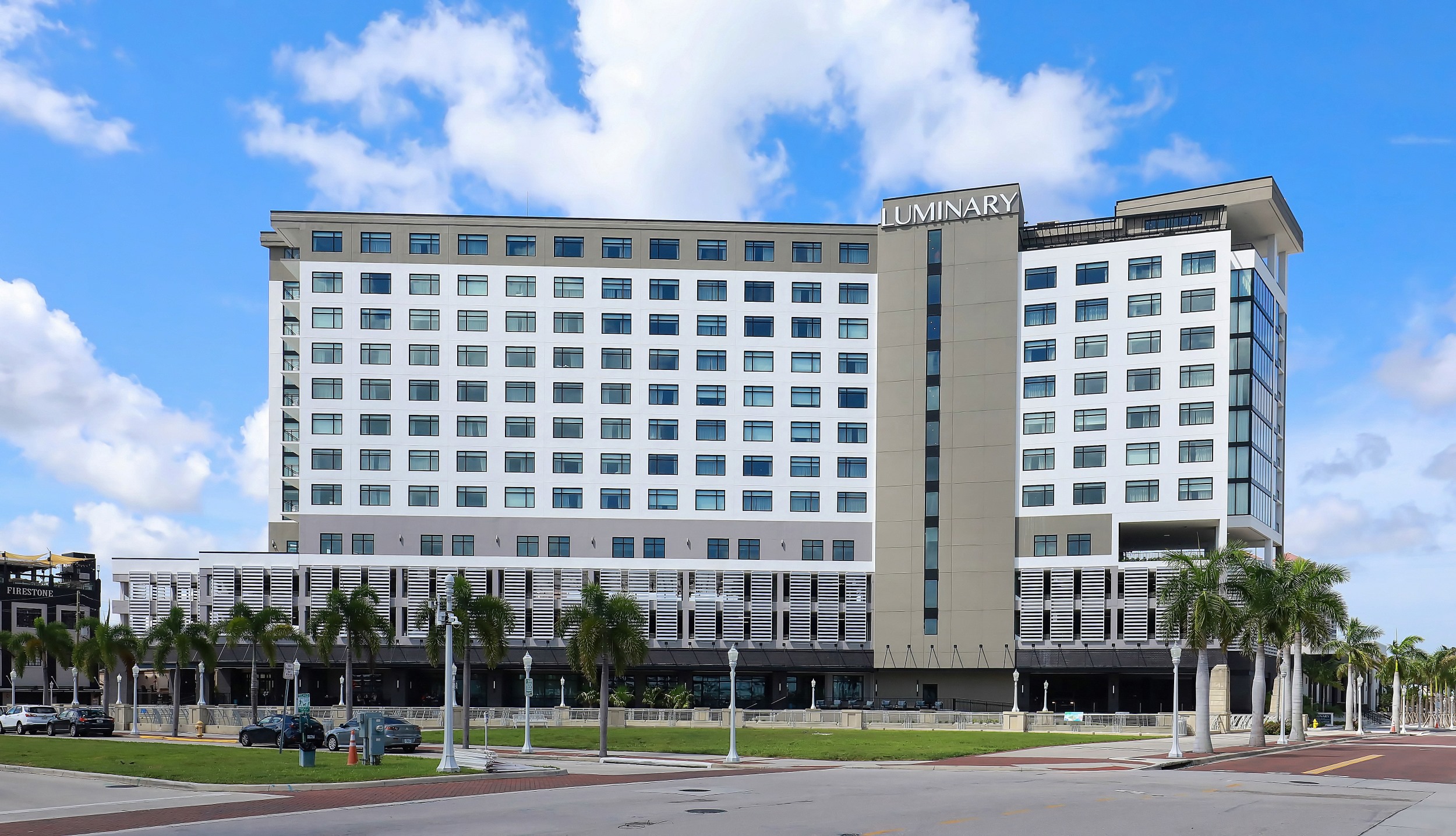 Fort Myers Hotel Luminary