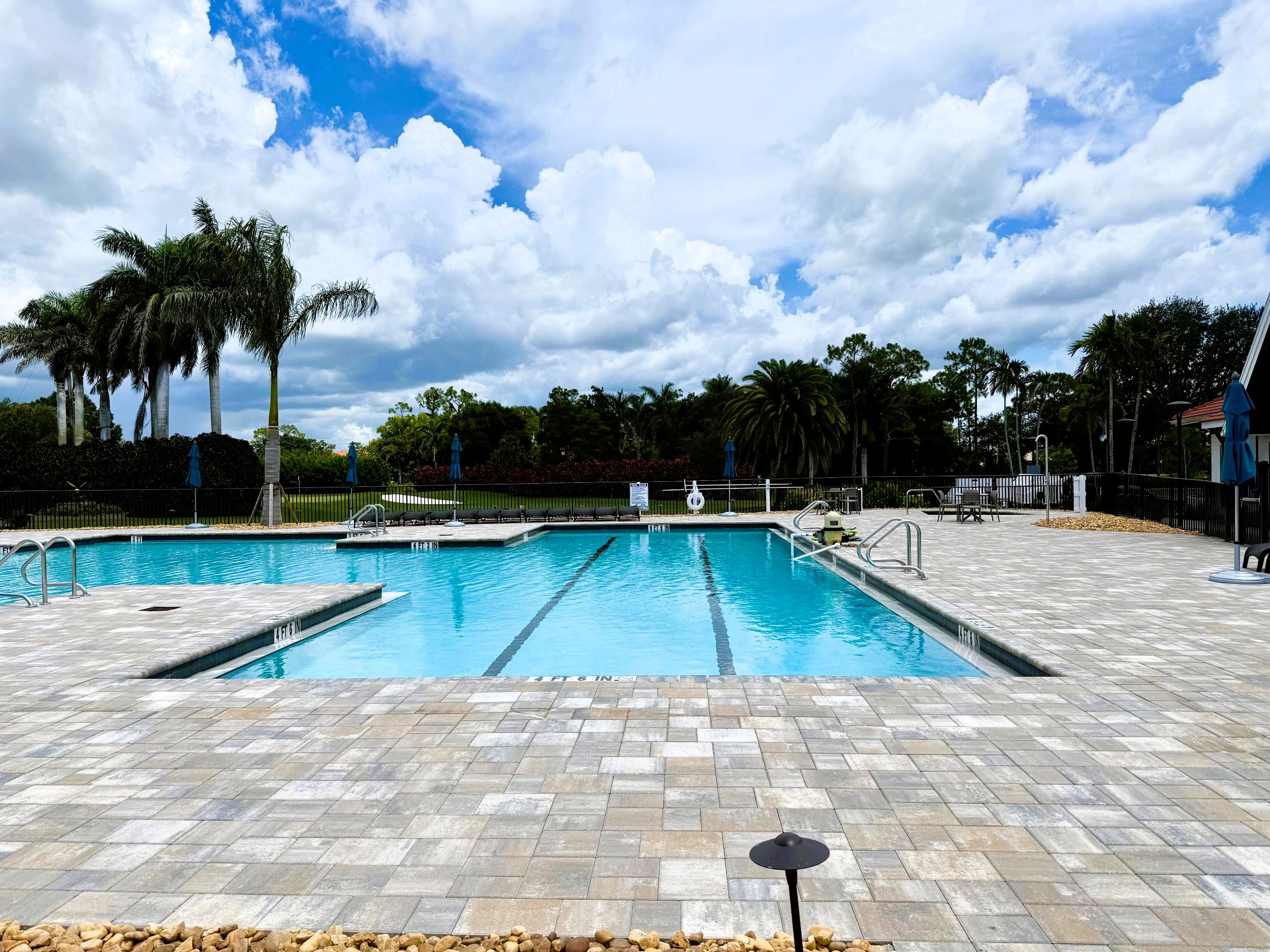 Country Club lap lanes