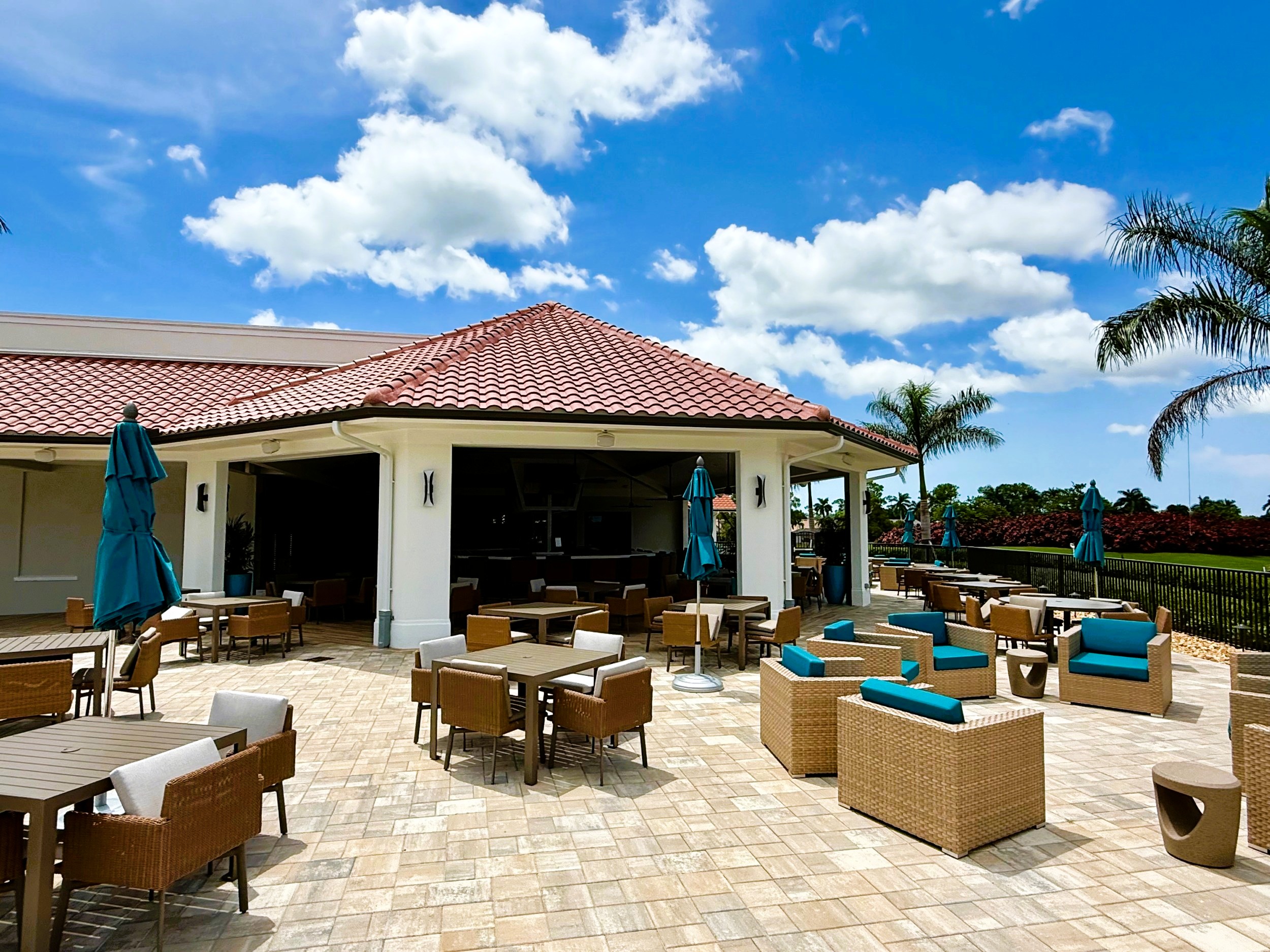 Countryside Country Club Outdoor Tiki Bar