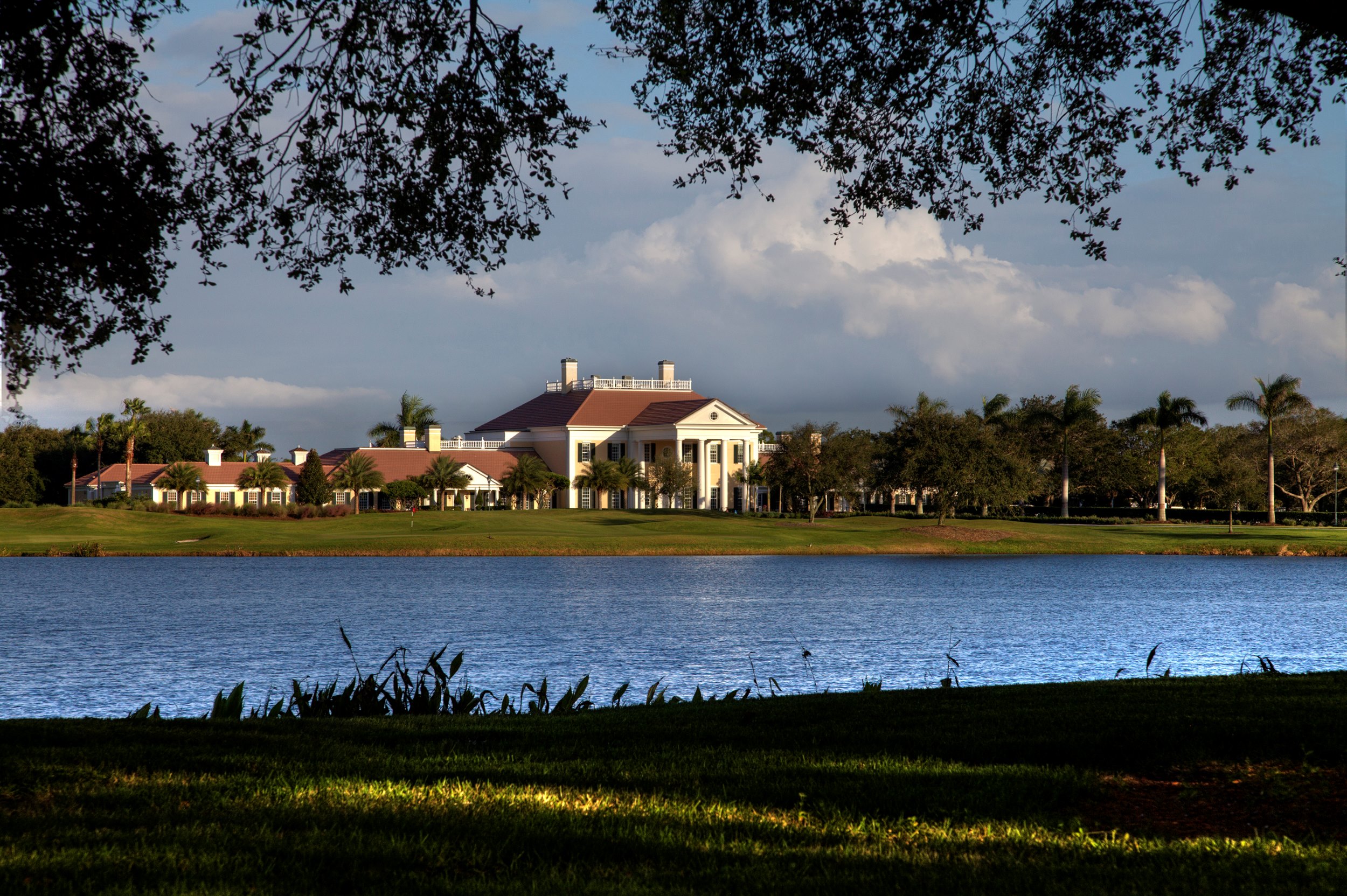 The Oaks Country Club