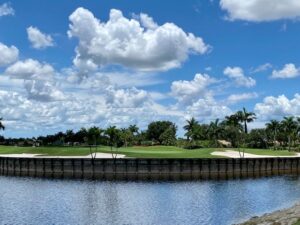 advantages of a bundled golf community