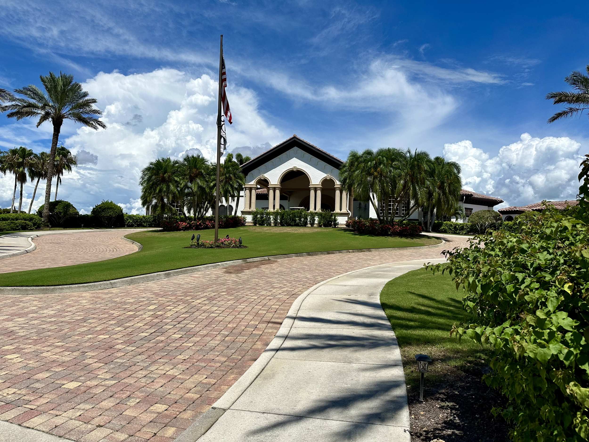 enaissance Country Club Clubhouse