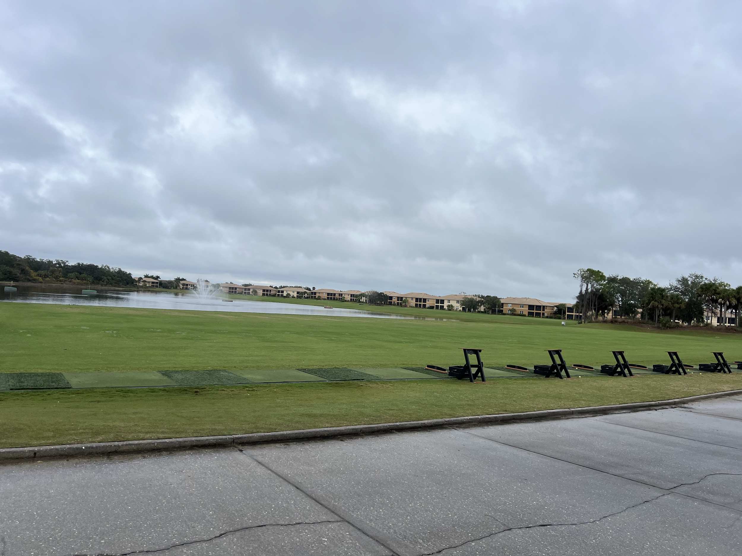 River Strand Aqua Driving Range