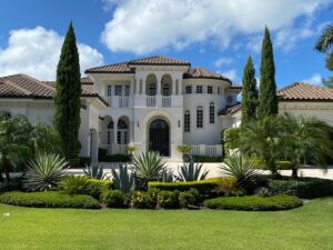 luxury homes market in naples fl