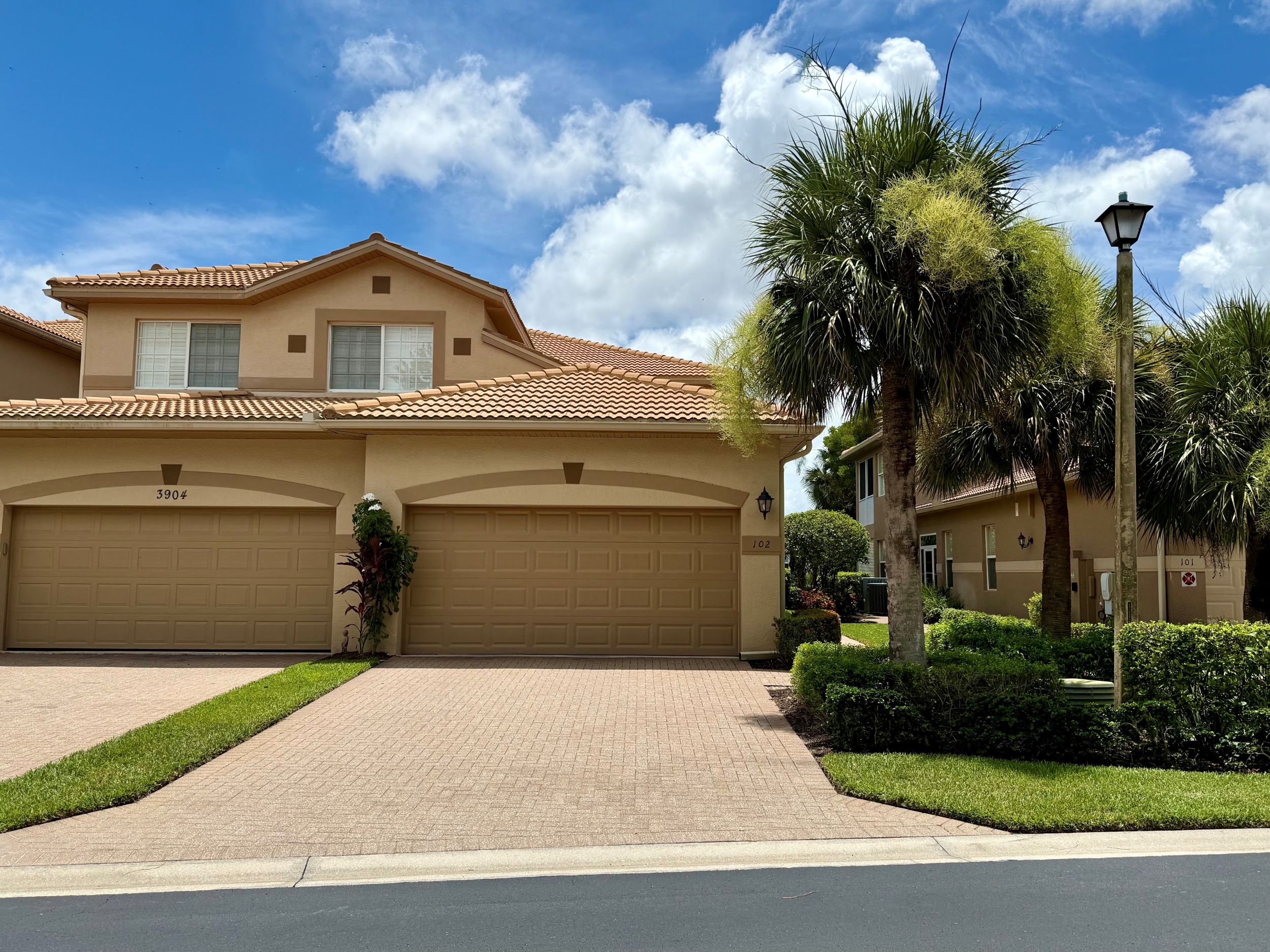 3904 Forest Glen Blvd under contract