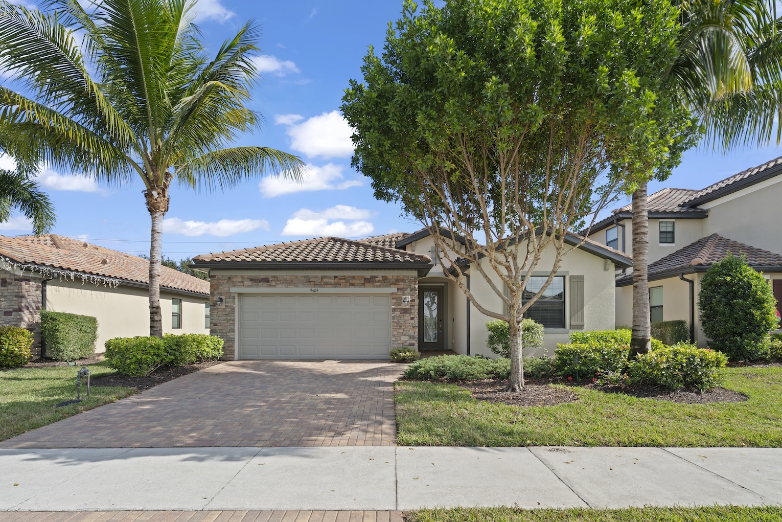 Bent Creek Preserve Home Listed and Sold - 9409 Glenforest Dr. Naples FL