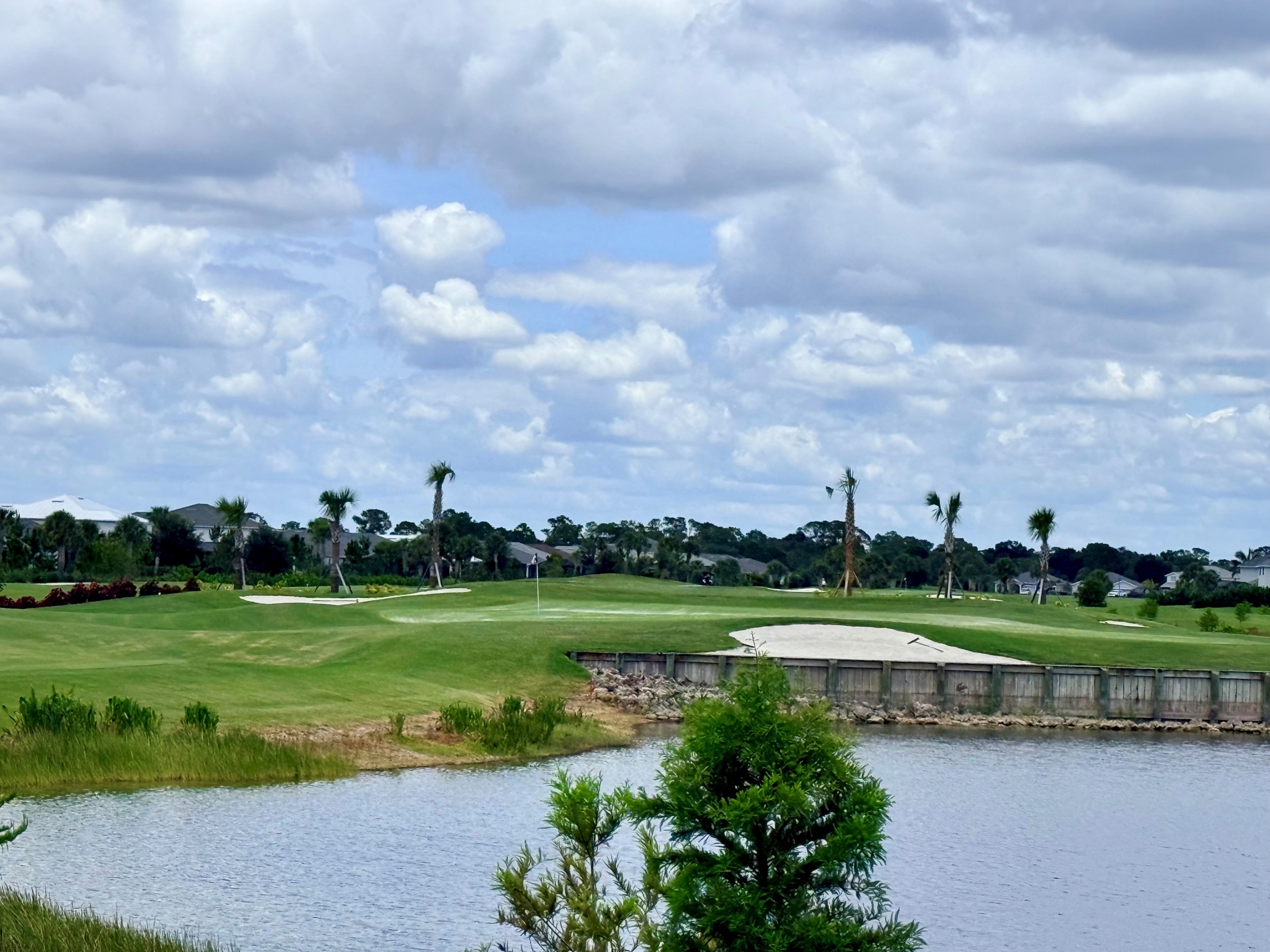 Bundled golf communities