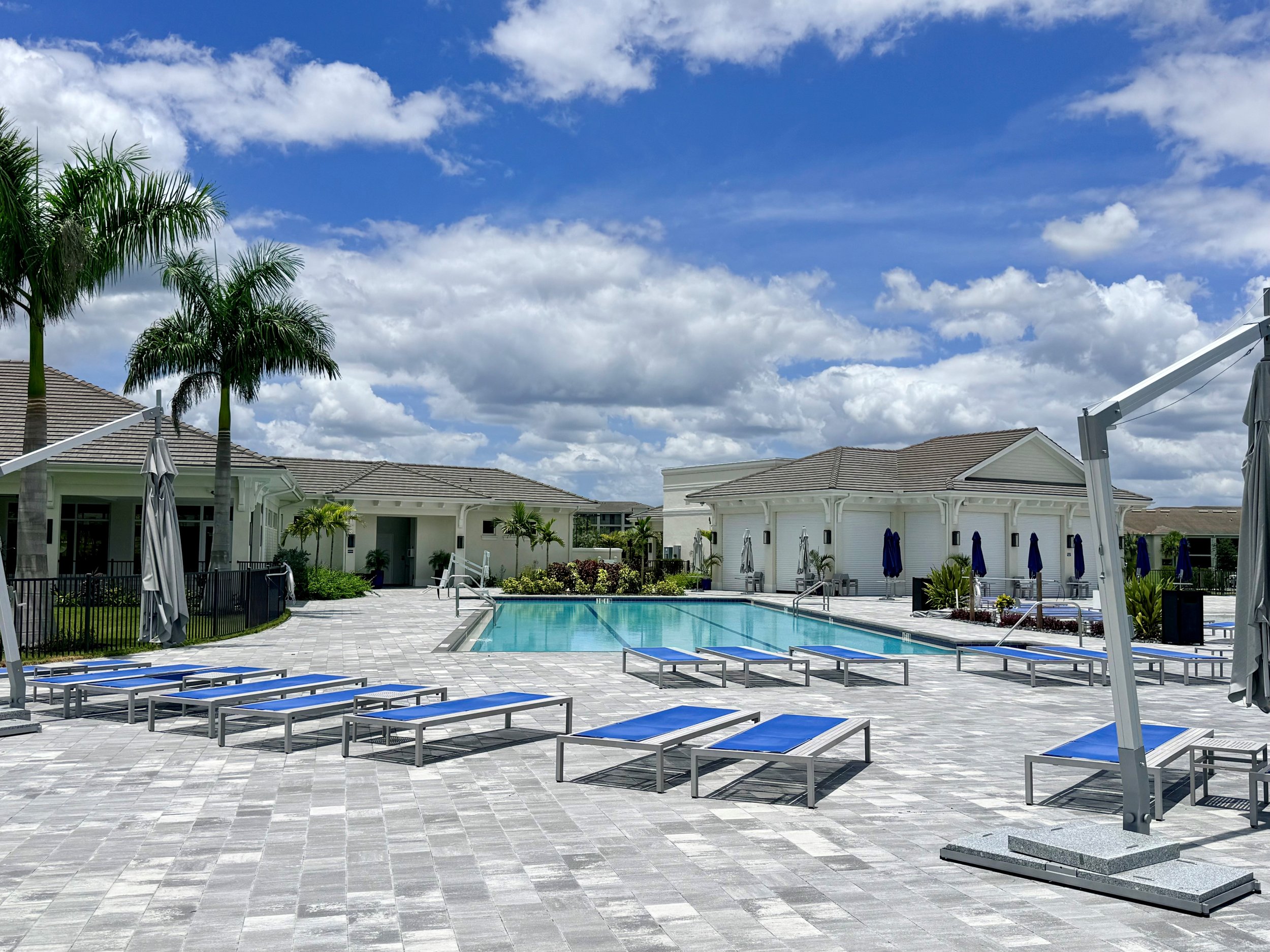 Pool lap lanes