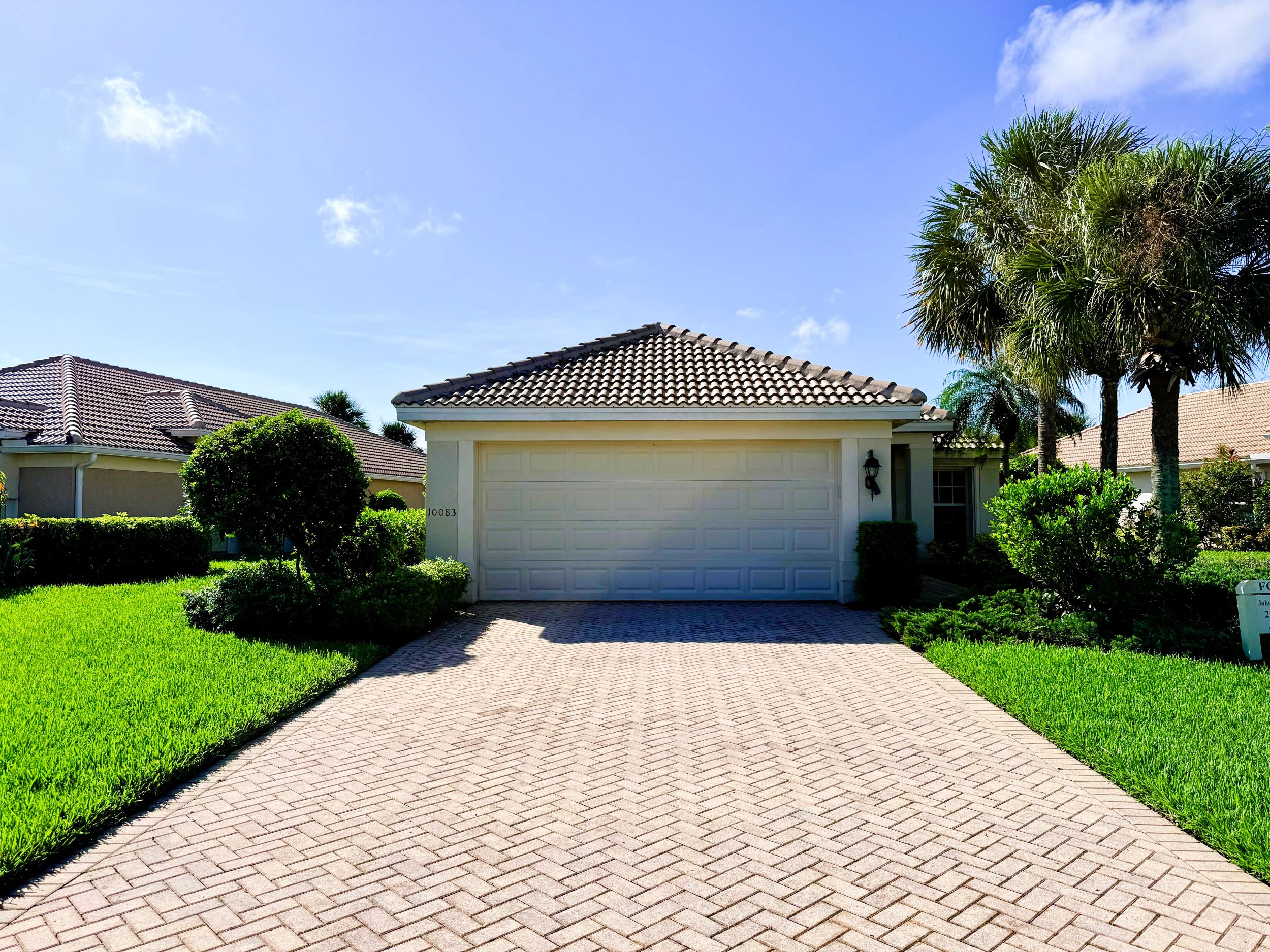Homes for Sale in Colonial Country Club Fort Myers