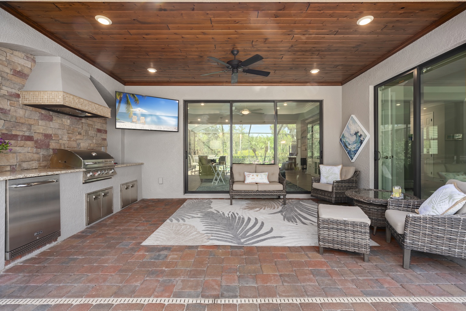 TwinEagles home with immediate golf membership with outdoor kitchen